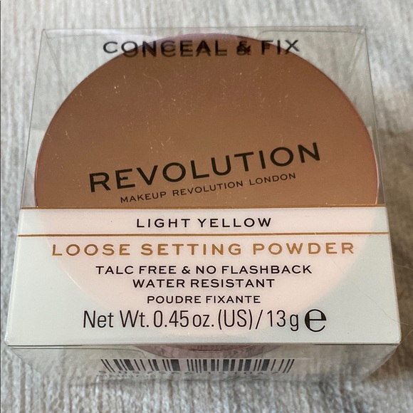 Revolution Conceal & Fix Loose Setting Powder - Light Yellow - Picture 1 of 4